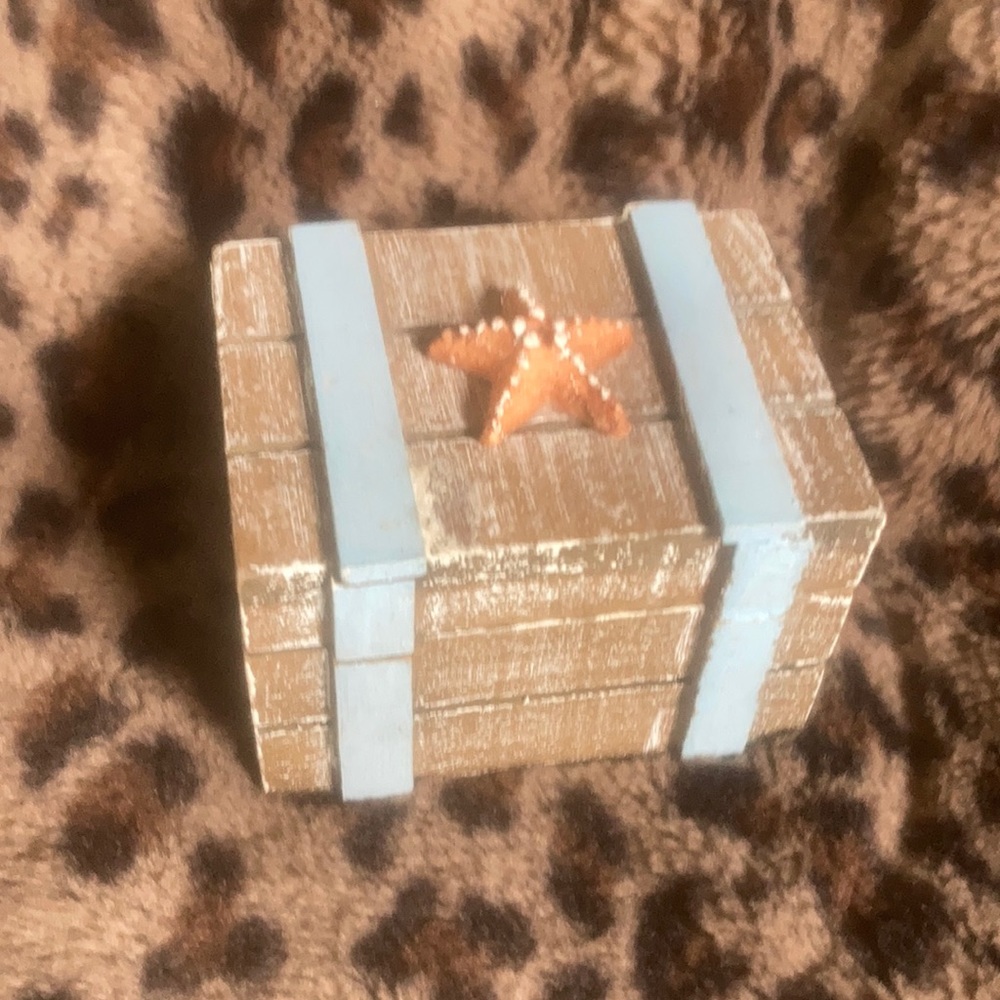 Small trinket box